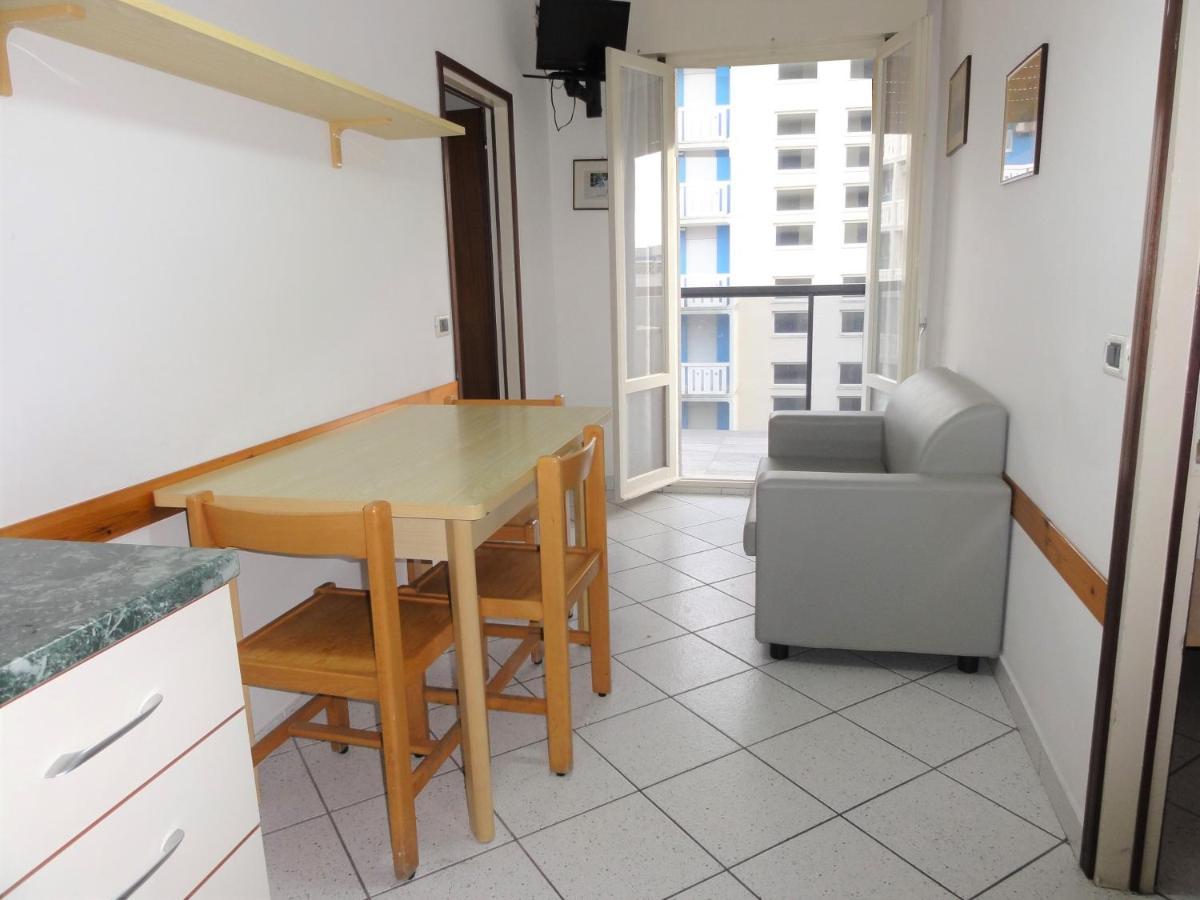 Ivana - Appartamenti Bibione Habitación foto